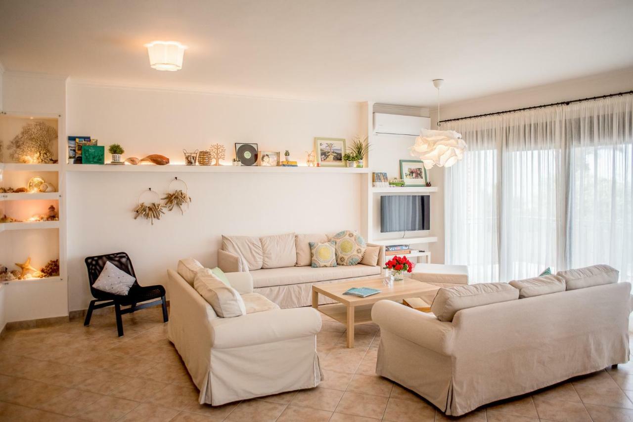 Oikia Eleanthi - Beachfront Garden Home! Митикас Екстериор снимка